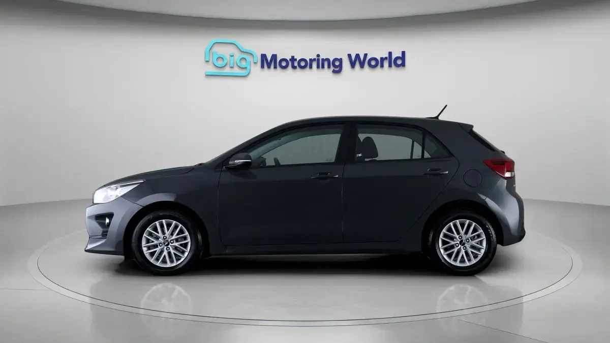 Used Kia Rio 101 HP (74 kW) 2022 Grey Hatchback