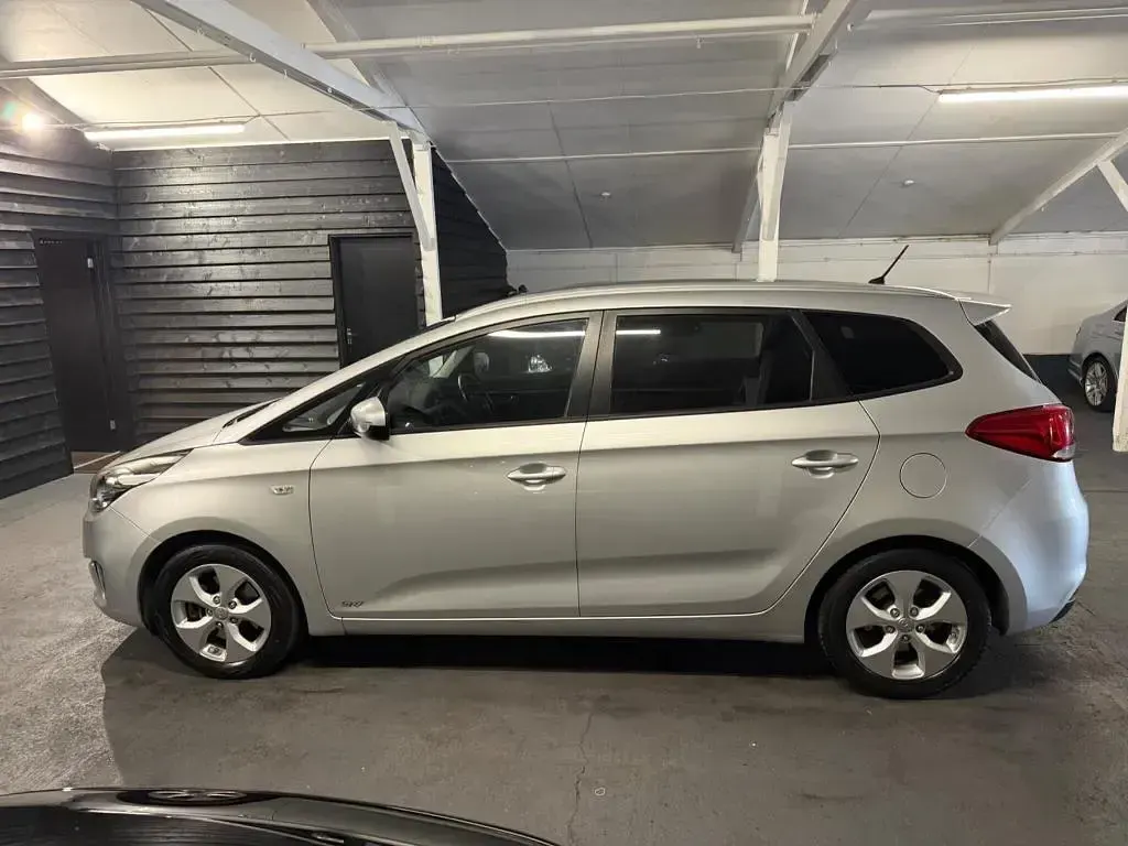Used Kia Carens 2015 Silver MPV
