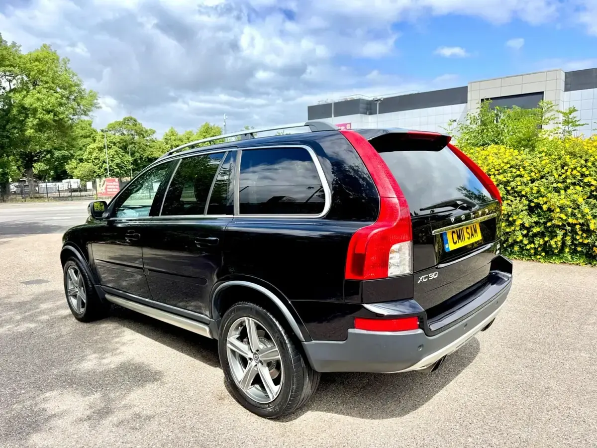 Used Volvo XC90 R-Design 200 HP (147 kW) 2011 Black SUV