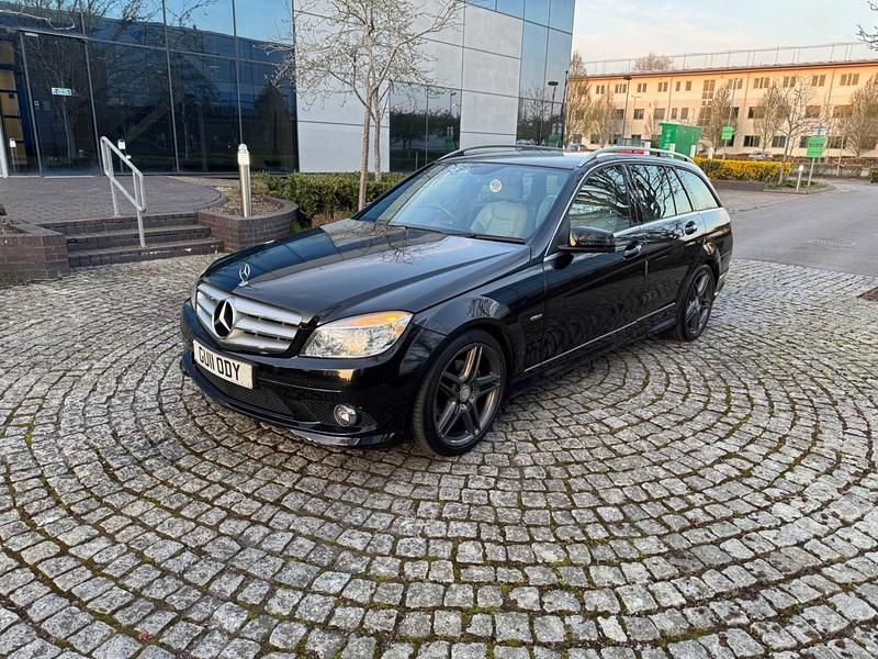Usado Mercedes C200 2011 Preto Carrinha