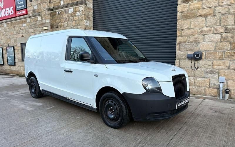 Used LEVC VN5 City 150 HP (110 kW) 2022 MPV