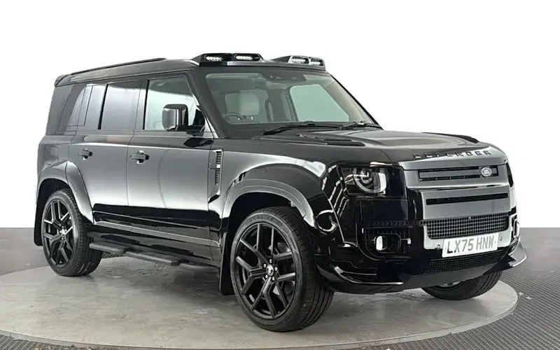 Used Land Rover Defender S 250 HP (183 kW) 2024 SUV