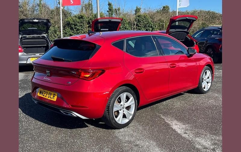 Used Seat Leon FR 147 HP (108 kW) 2023 Red Hatchback