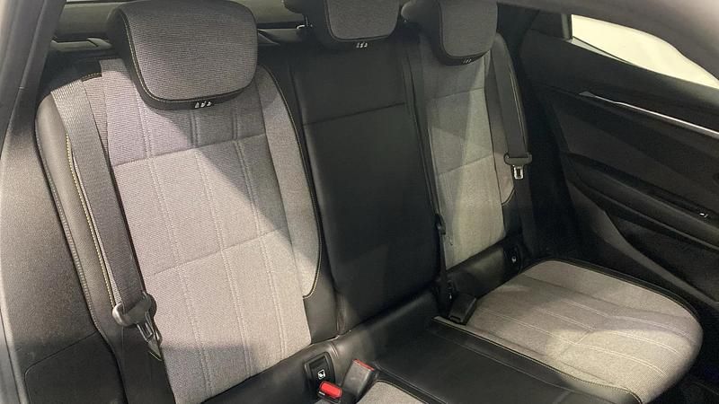 Used Renault Megane E-Tech 159 kW (217 HP) 2022 Black/grey Hatchback