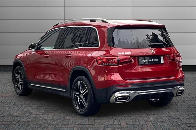 Used Mercedes GLB200 Executive 163 HP (119 kW) 2023 Patagonia red SUV