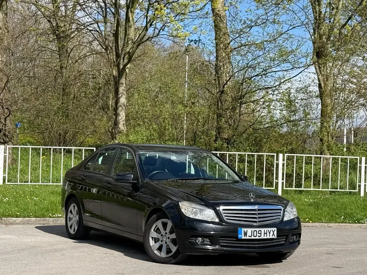 Used Mercedes C200 SE 2009 Black Sedan