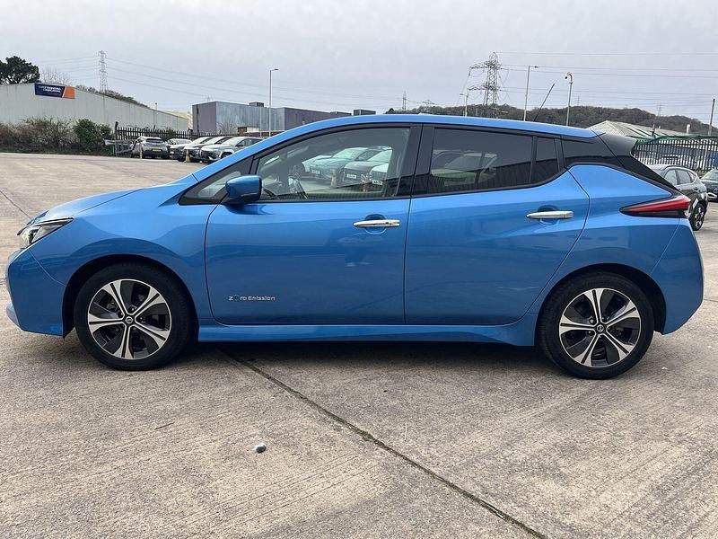 Used Nissan Leaf Tekna 108 kW (148 HP) 2019 Blue Hatchback