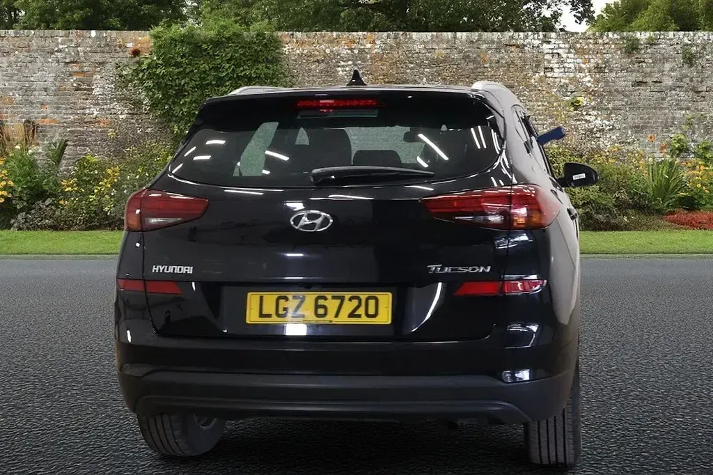 Used Hyundai Tucson SE 132 HP (97 kW) 2018 Black SUV
