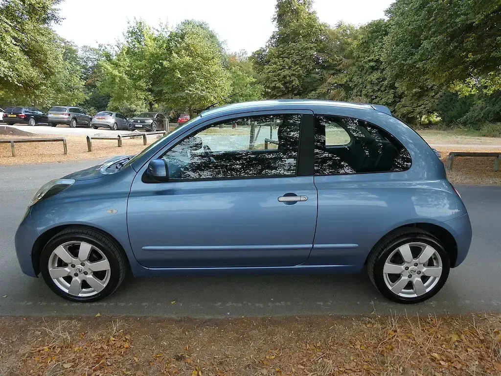 Used Nissan Micra N-TEC 79 HP (58 kW) 2010 Blue Hatchback