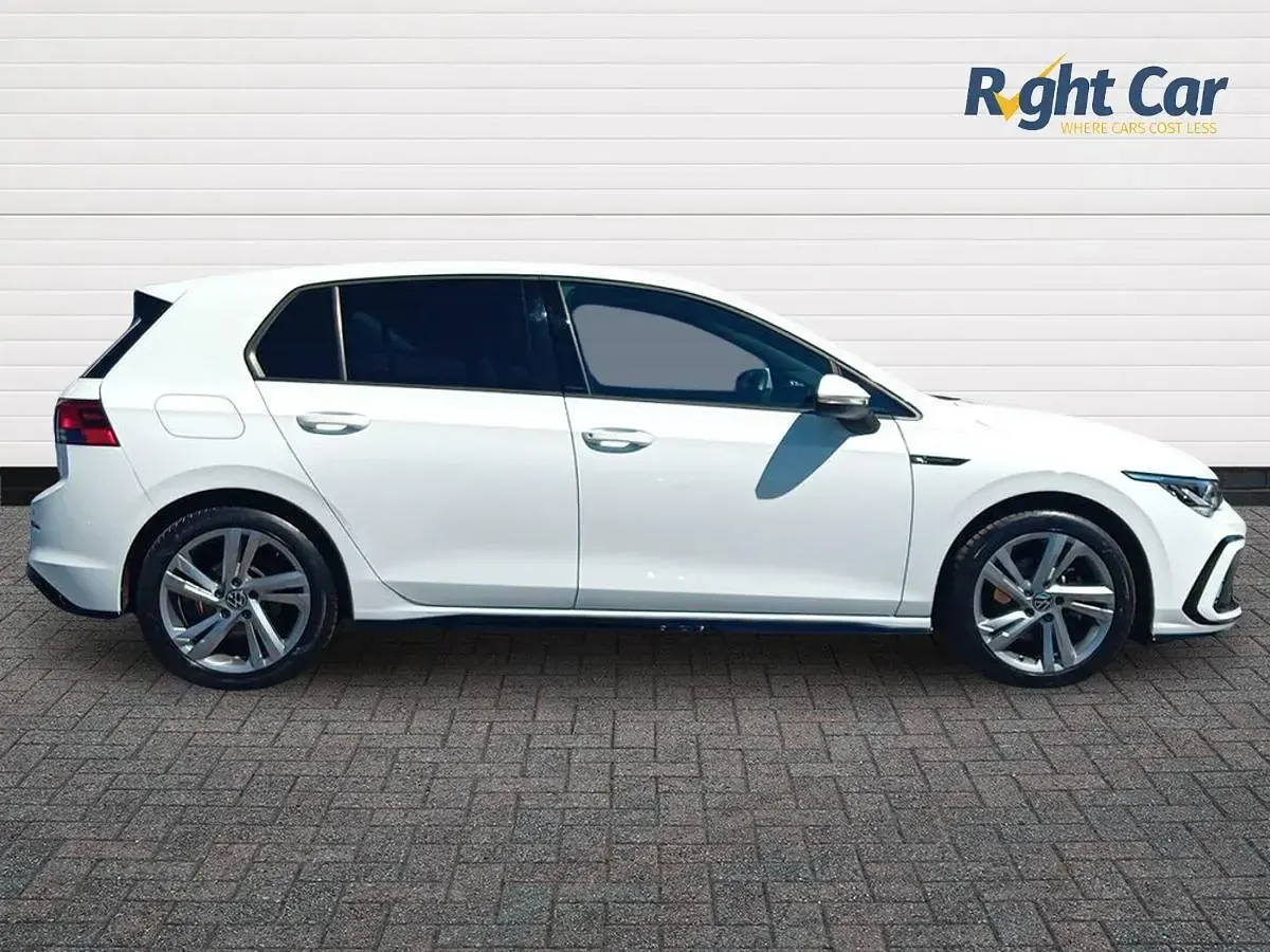 Used VW Golf VIII R-line 130 HP (95 kW) 2022 White Hatchback