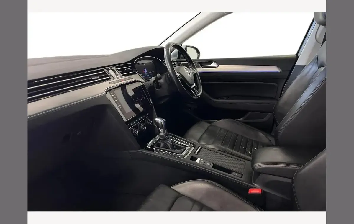 Begagnad VW Passat Advance 218 HK (160 kW) 2018 Silver Kombi