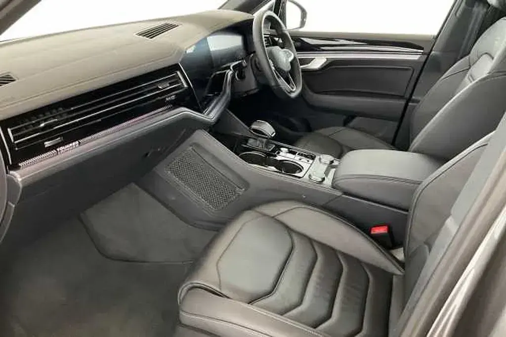 Used VW Touareg Black Edition 286 HP (210 kW) 2026 Grey SUV