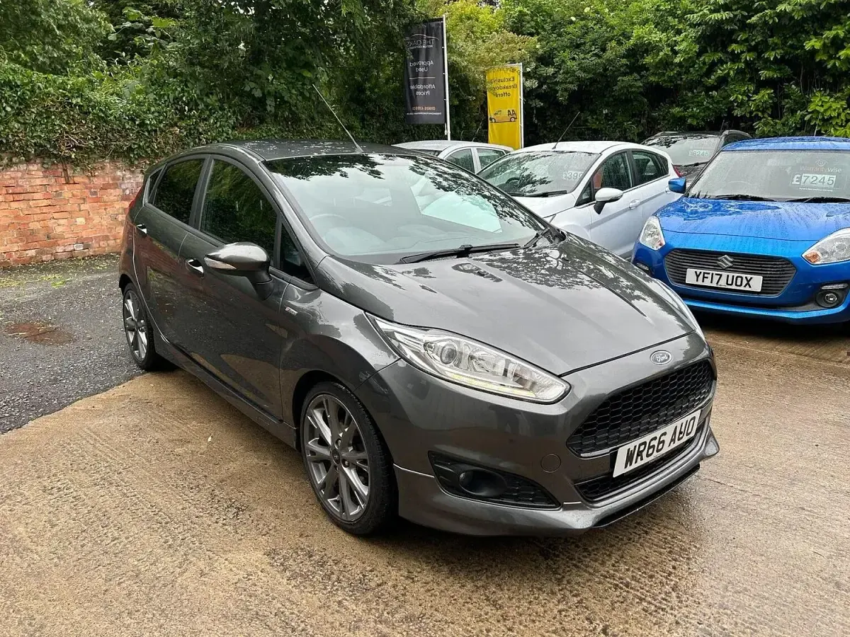 Used Ford Fiesta ST-Line 140 HP (102 kW) 2017 Grey Hatchback