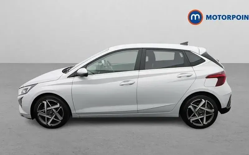 Używany Hyundai i20 Premium 101 KM (74 kW) 2025 Szary Hatchback