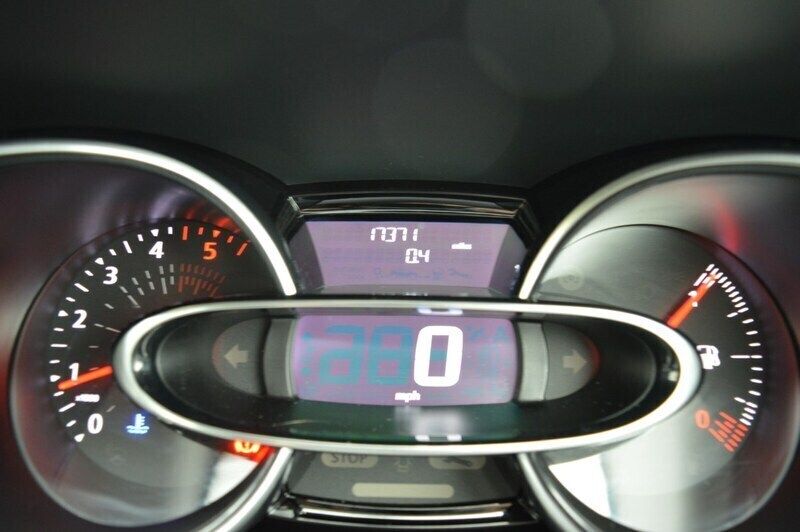 Grey Used 2018 Renault Clio IV Play Hatchback | £9,795 (A bit pricey) - Image 1/1