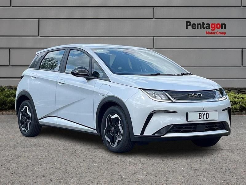 Metallic skiing white New 2025 BYD Dolphin Active Hatchback | £18,790 (Fair price) - Image 1/3