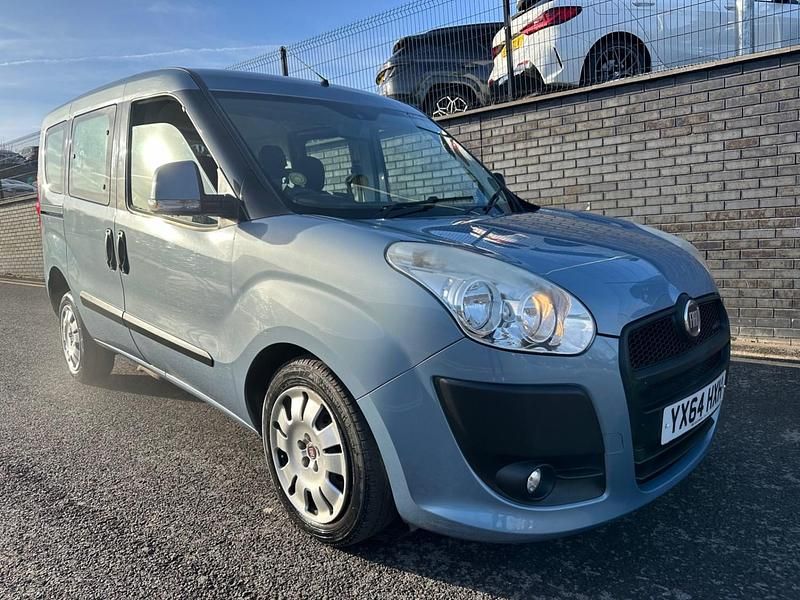 Usado Fiat Doblò 105 HP (77 kW) 2014 Azul Monovolume