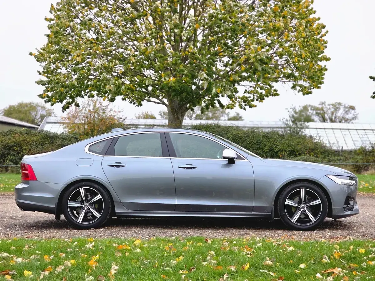 Used Volvo S90 R-Design 190 HP (139 kW) 2019 Grey Sedan