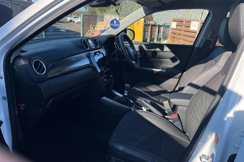 Used Suzuki Vitara SZ5 129 HP (94 kW) 2024 White SUV