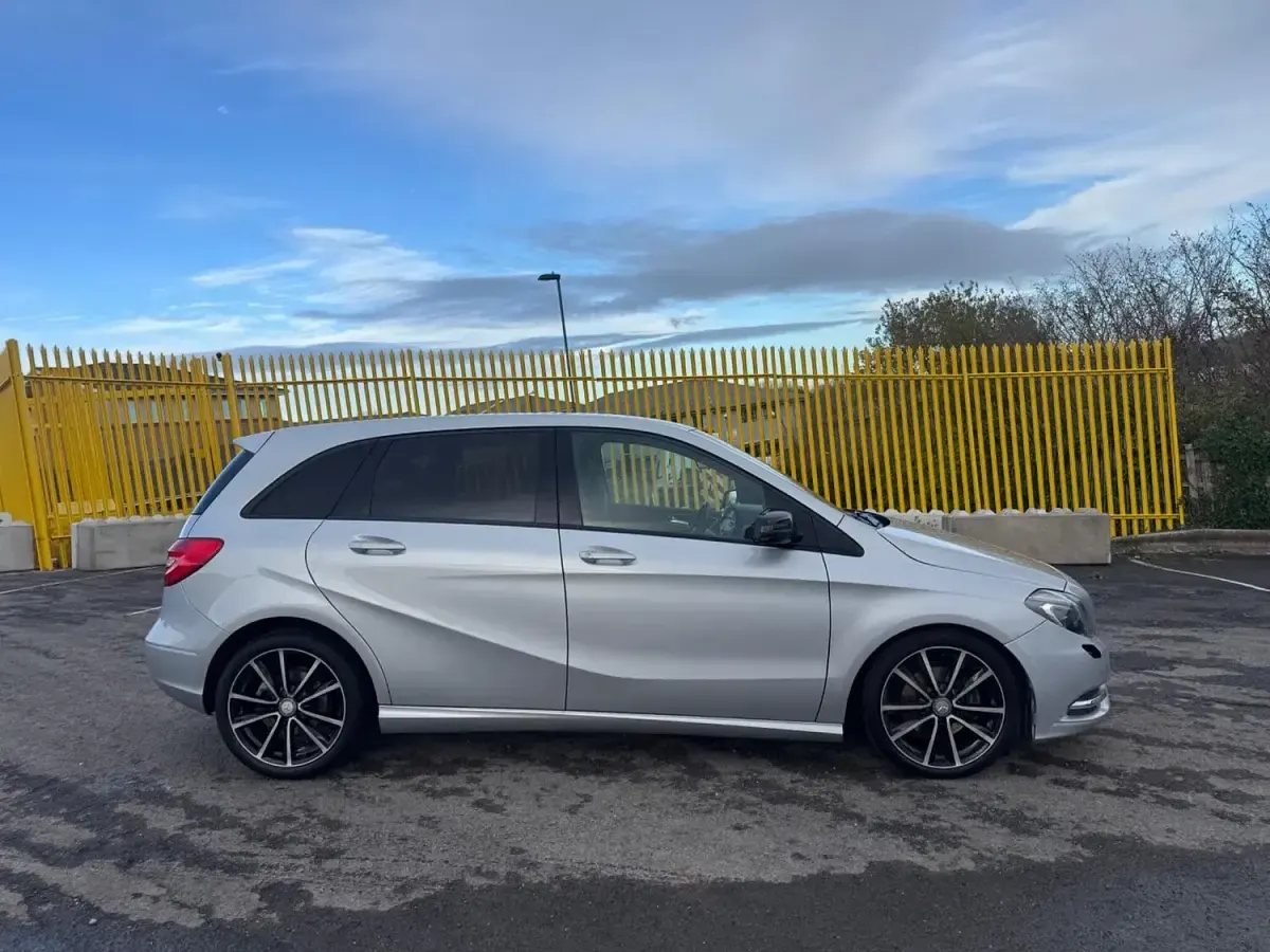 Used Mercedes B180 2013 Silver MPV