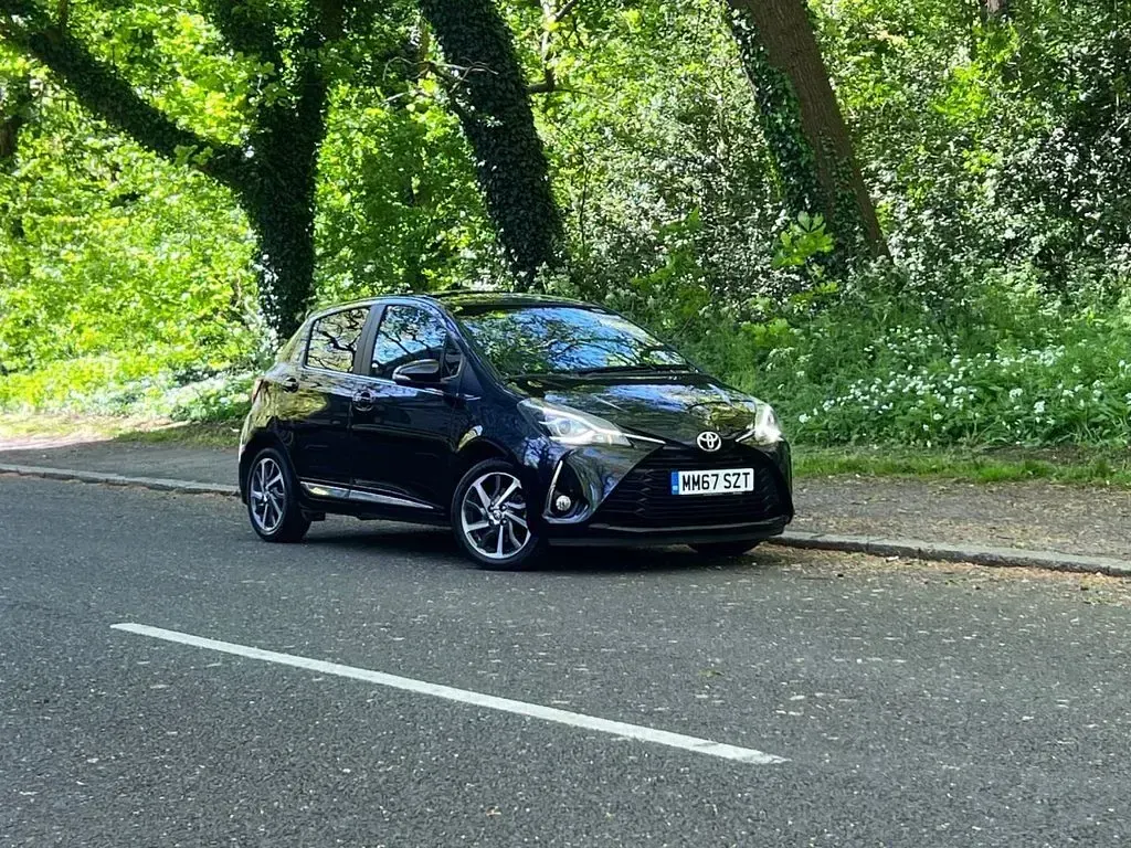 Used Toyota Yaris 111 HP (81 kW) 2018 Black Hatchback