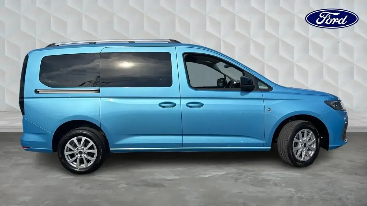 Used Ford Grand Tourneo Connect Titanium 2023 Blue MPV