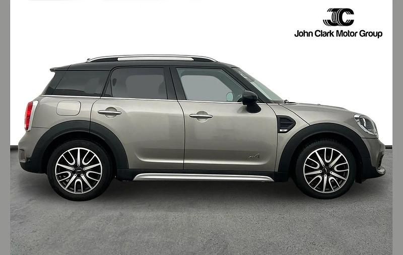 Used Mini Cooper D Countryman Sport 148 HP (108 kW) 2019 Silver SUV