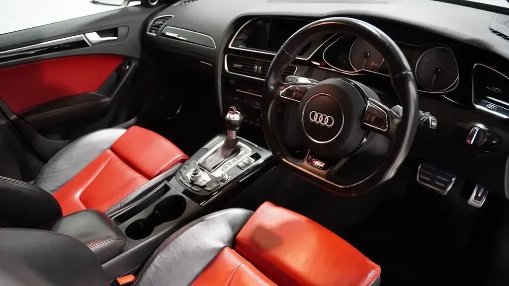 Used Audi S4 Black Edition 333 HP (244 kW) 2015 Silver Estate