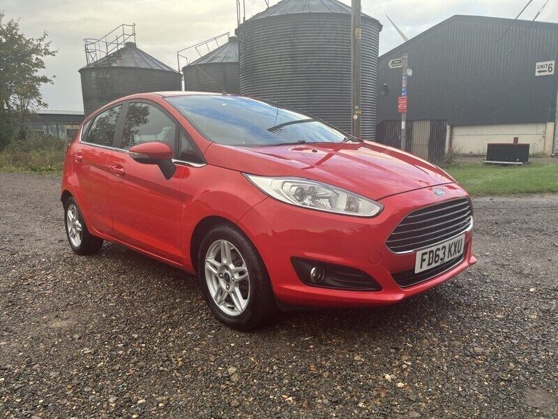 Red Used 2013 Ford Fiesta Zetec Hatchback | £3,995 (Fair price) - Image 1/4