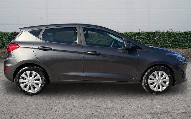 Usado Ford Fiesta Trend 101 HP (74 kW) 2022 Cinzento Citadino