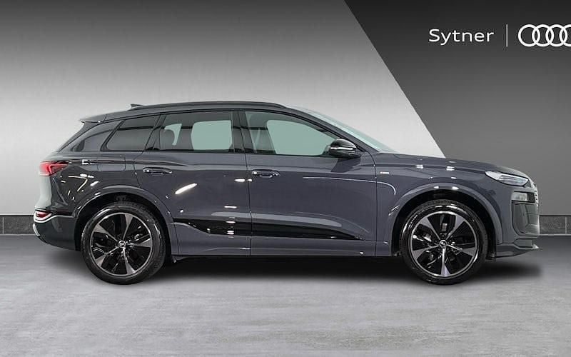 New Audi e-tron Black Edition 225 kW (306 HP) 2026 SUV
