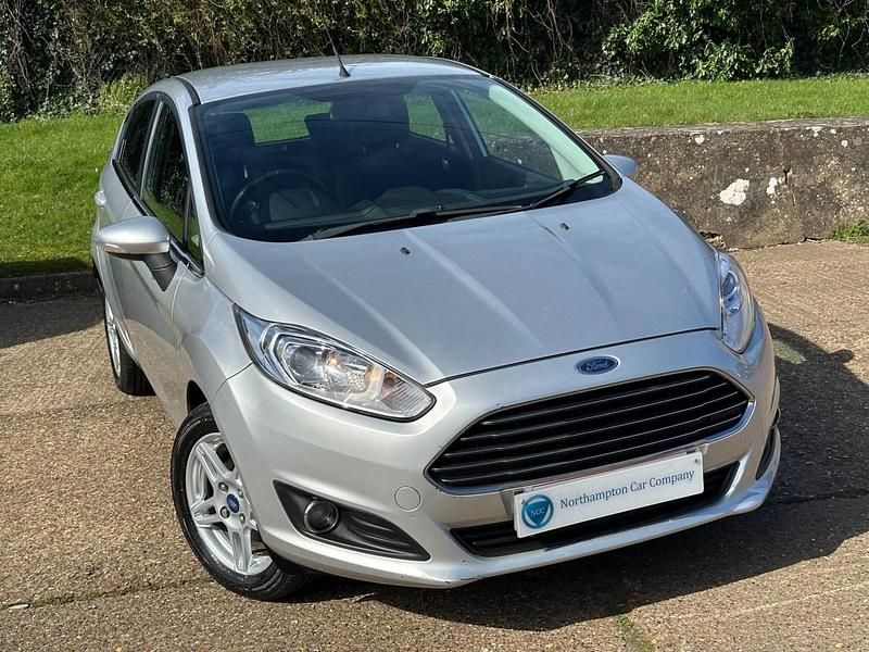 Used Ford Fiesta Zetec 82 HP (60 kW) 2013 Silver Hatchback