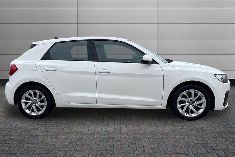 Used Audi A1 Sport 116 HP (85 kW) 2019 Shell white SUV