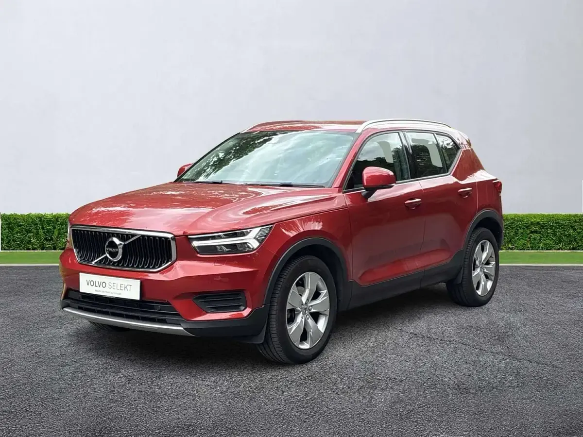 Used Volvo XC40 Momentum 150 HP (110 kW) 2019 Red SUV