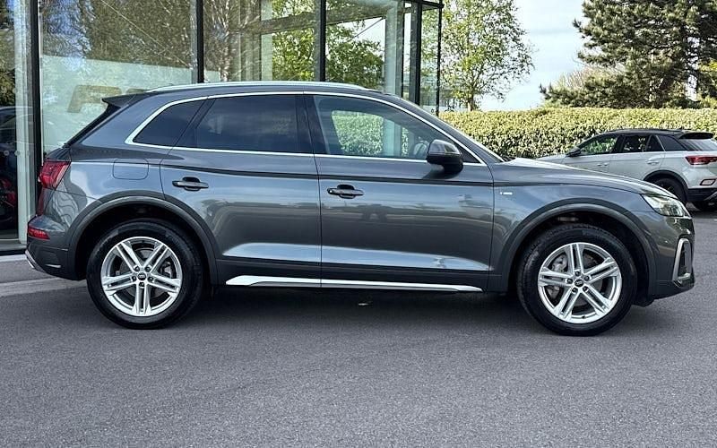 Begagnad Audi Q5 S-Line 204 HK (150 kW) 2023 Grå SUV