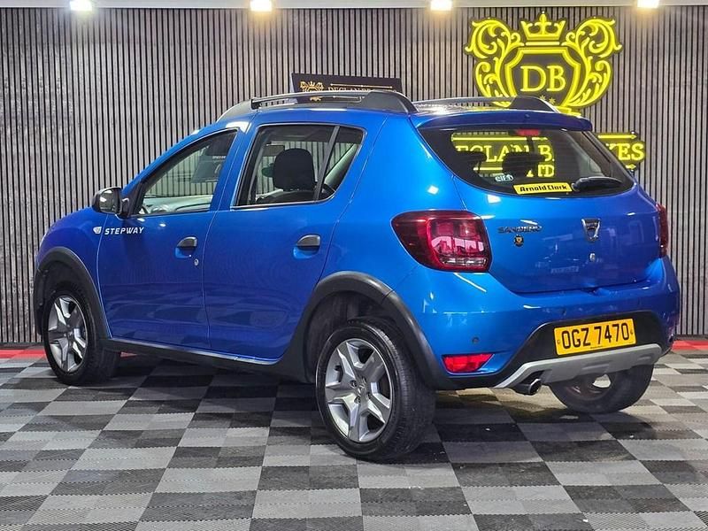 Used Dacia Sandero Comfort 90 HP (66 kW) 2019 Blue Hatchback