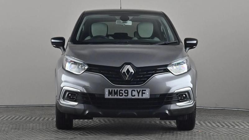 Used Renault Captur Iconic 90 HP (66 kW) 2019 Grey/black SUV