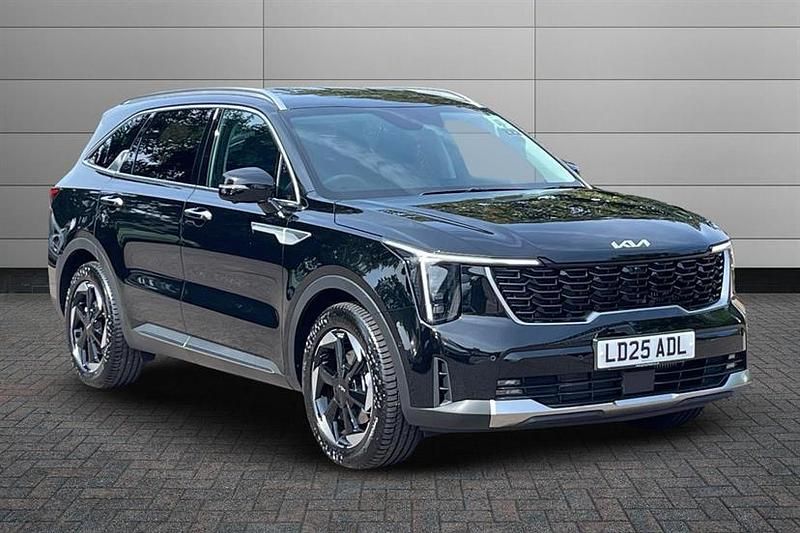 Midnight black Used 2025 Kia Sorento SUV | £43,490 (Good price) - Image 1/4