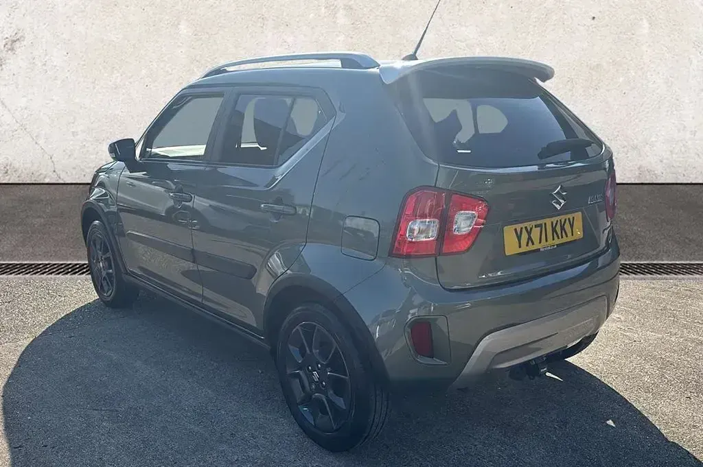 Usado Suzuki Ignis SZ5 83 HP (61 kW) 2022 Verde SUV