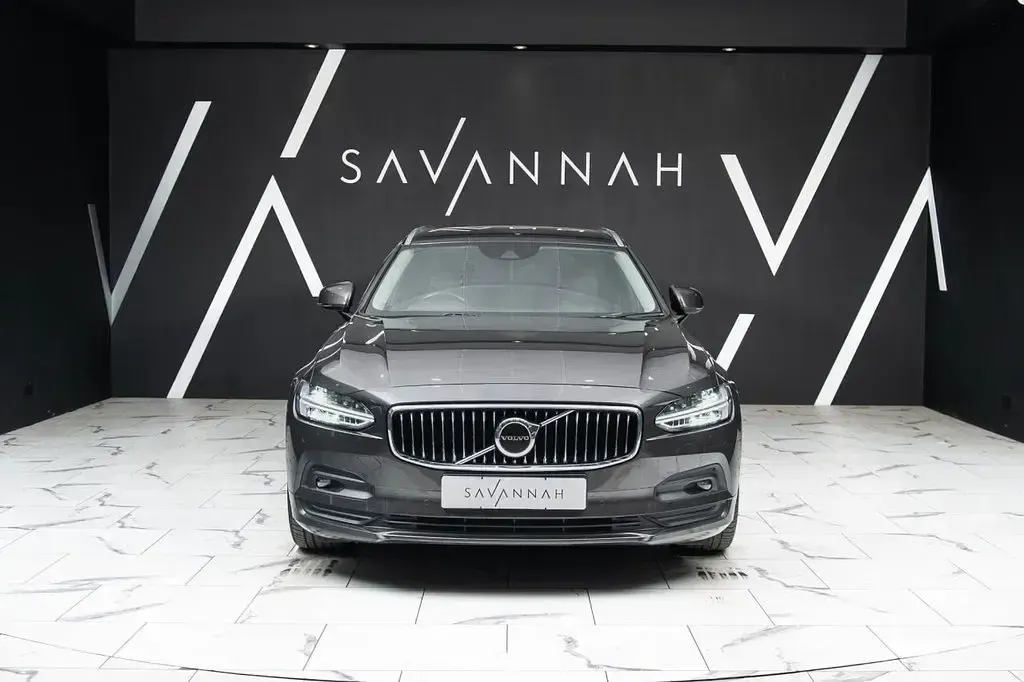 Used Volvo V90 Momentum 197 HP (144 kW) 2021 Grey Estate