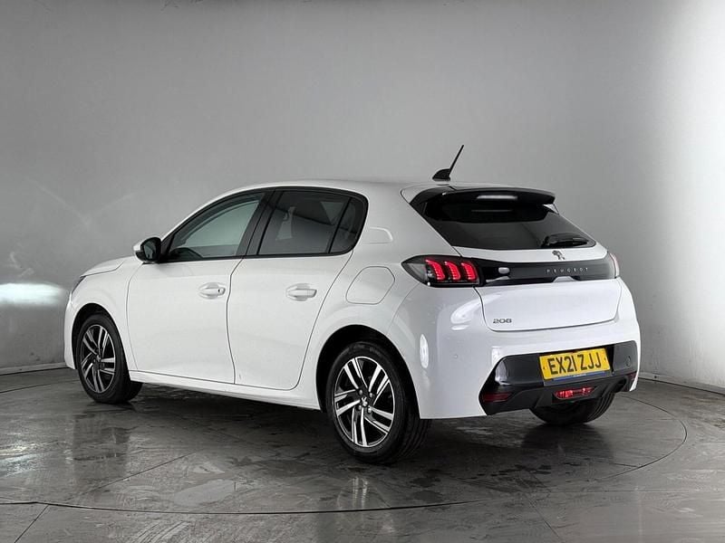 Used Peugeot 208 Allure Premium 102 HP (75 kW) 2021 White Hatchback