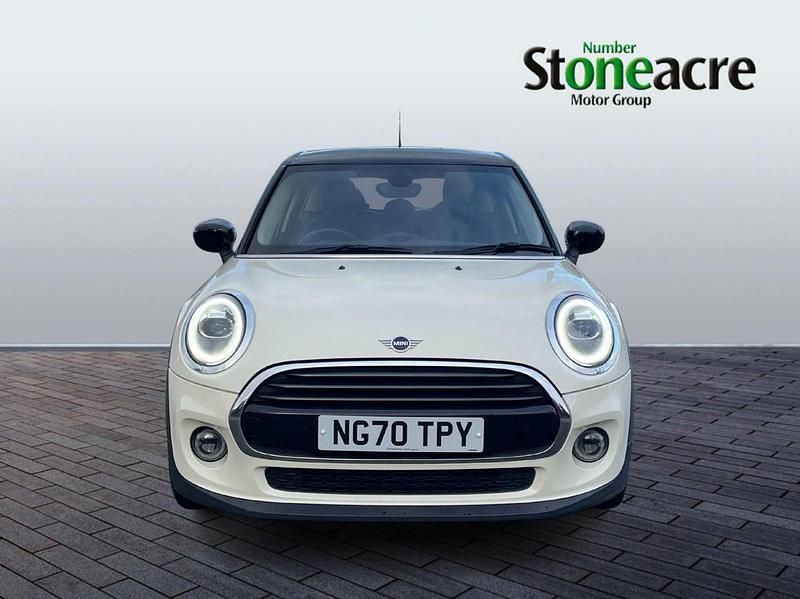 Used Mini Cooper Classic 134 HP (98 kW) 2020 White Hatchback