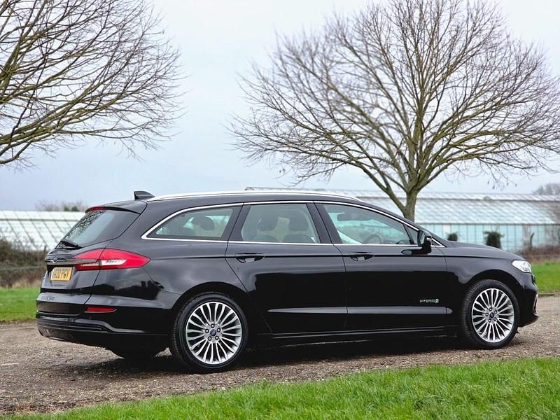 Used Ford Mondeo Titanium 187 HP (137 kW) 2020 Black Estate