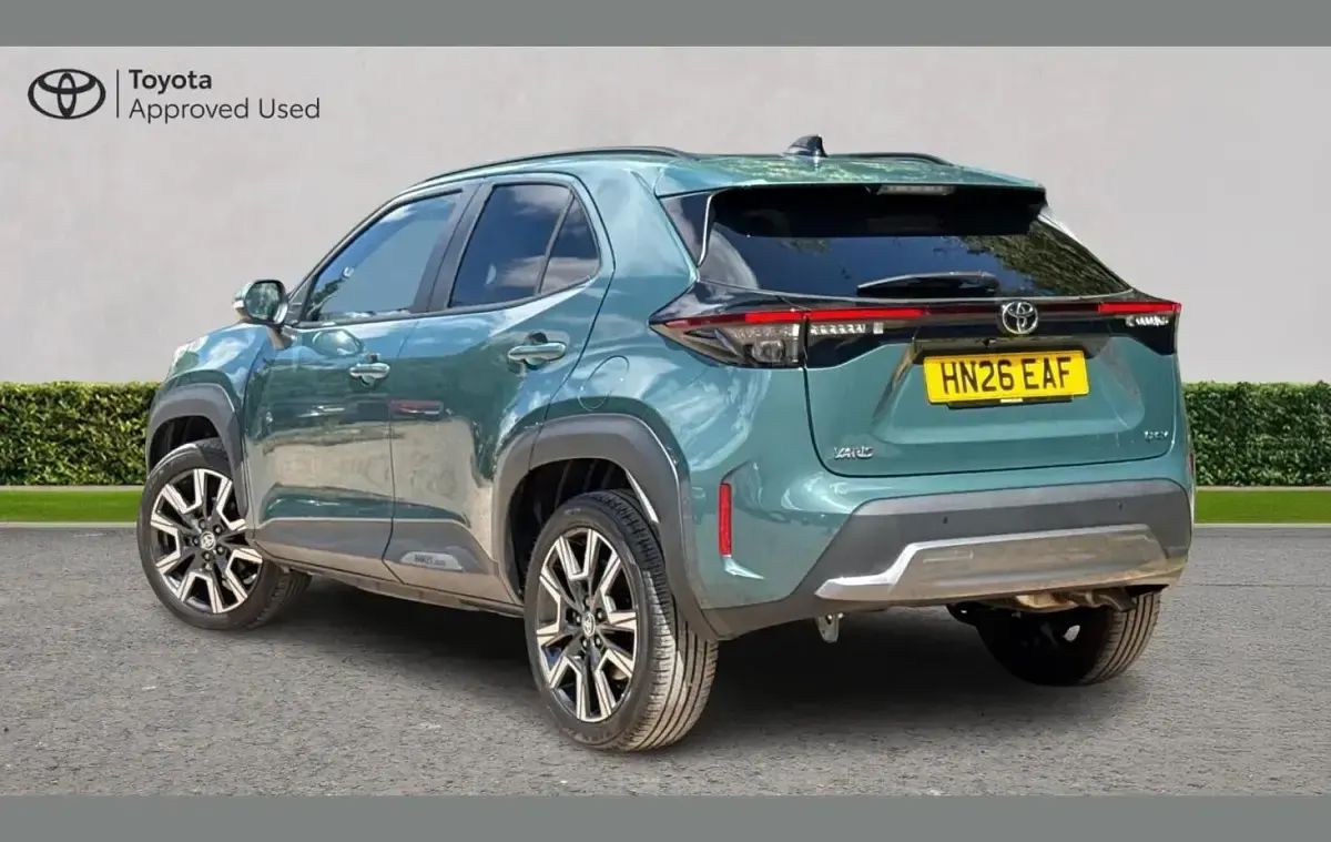 Used Toyota Yaris Cross 128 HP (94 kW) 2026 Green SUV
