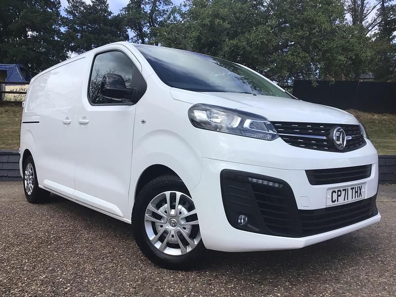 White Used 2022 Vauxhall Vivaro Sportive Van | £9,490 (Good price) - Image 1/4