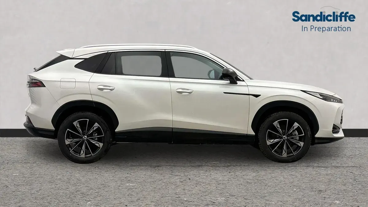 New MG HS SE 224 HP (164 kW) 2025 Metallic  white pearl SUV