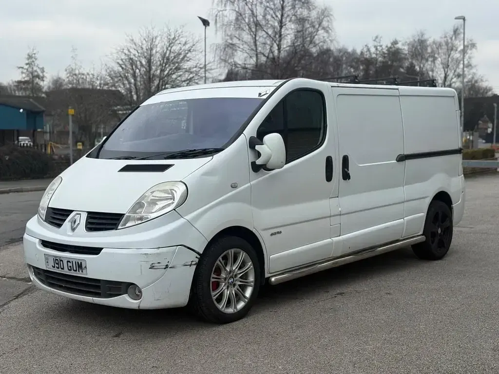 Used Renault Trafic 115 HP (84 kW) 2010 White MPV