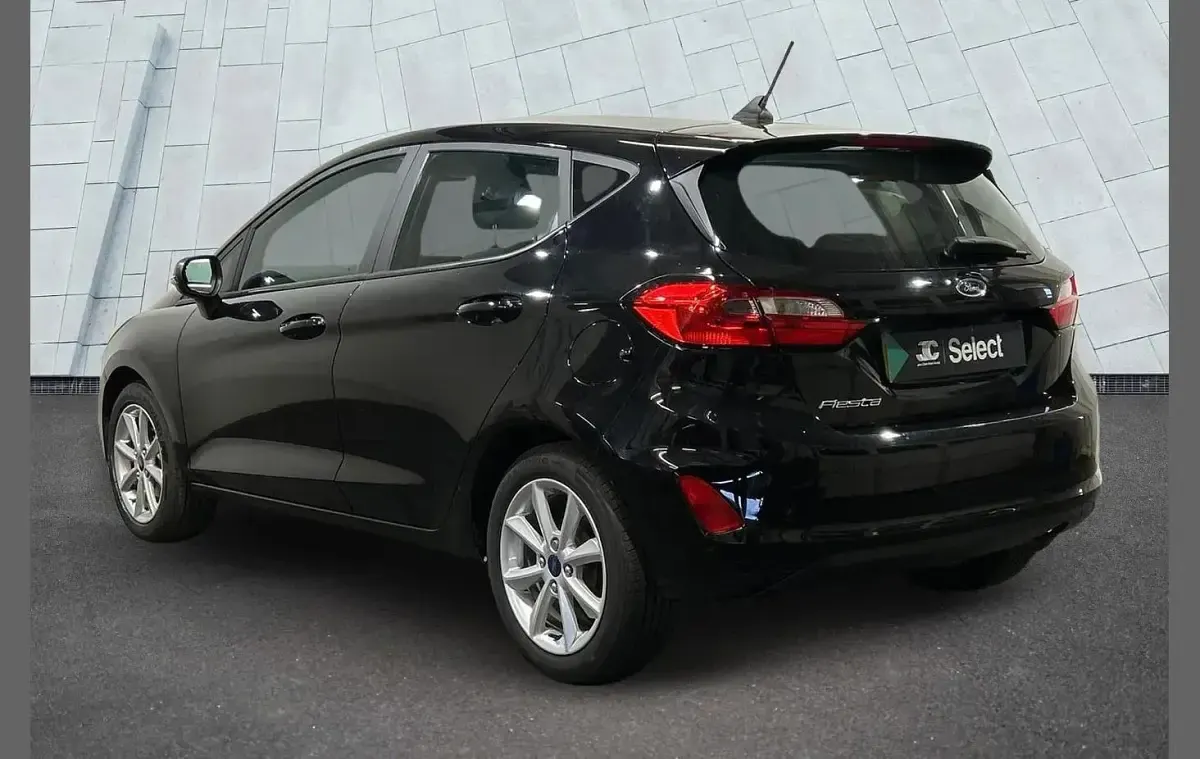 Używany Ford Fiesta Trend 99 KM (72 kW) 2022 Czarny Hatchback