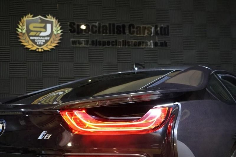 Used BMW i8 Comfort Edition 362 HP (266 kW) 2017 Grey Coupe