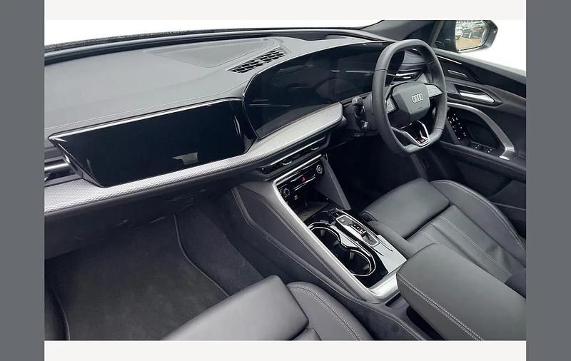 Used Audi Q5 Sportback S-Line 200 HP (147 kW) 2025 Grey SUV